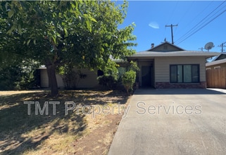Building Photo - 2208 Madera Rd