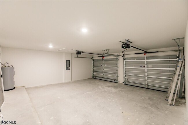 Building Photo - 4724 22nd St SW