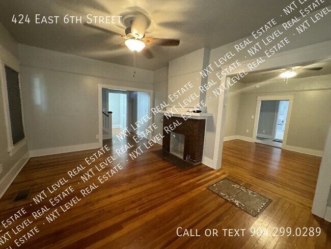 Building Photo - 424 E 6th St