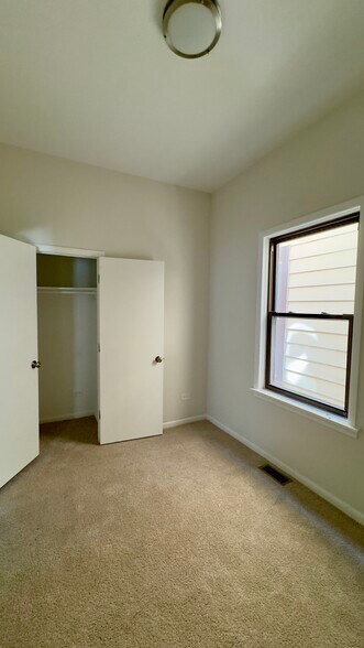 Building Photo - 5344 S Carpenter St