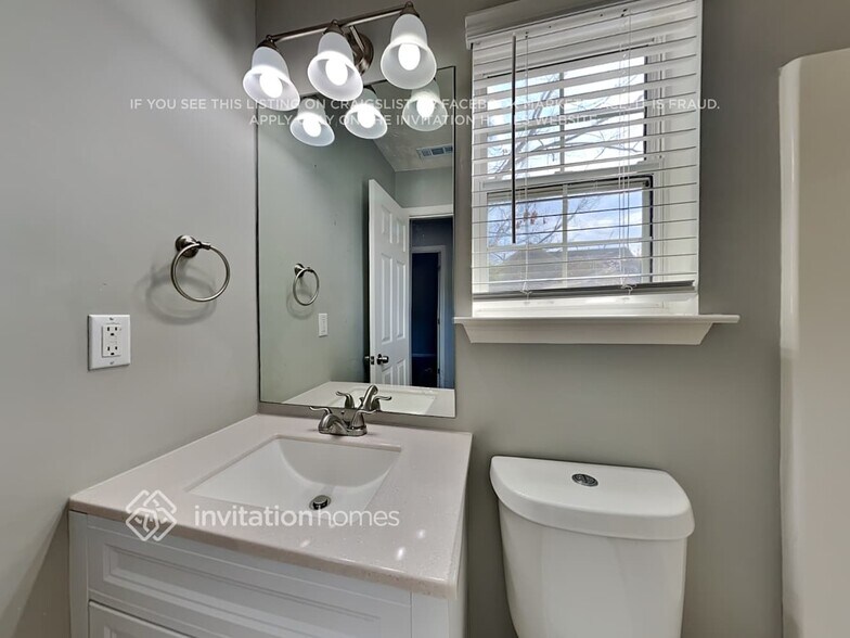 Building Photo - 5022 Wesleyan Dr