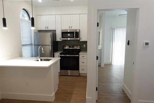 Primary Photo - 2714 Nueces St