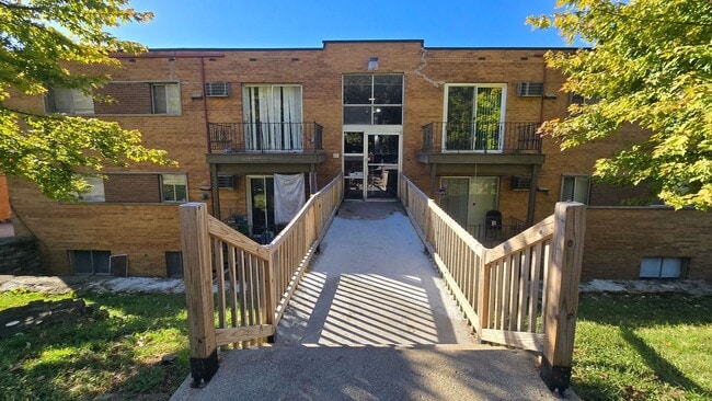 Interior Photo - Glen Parker Wood Flats