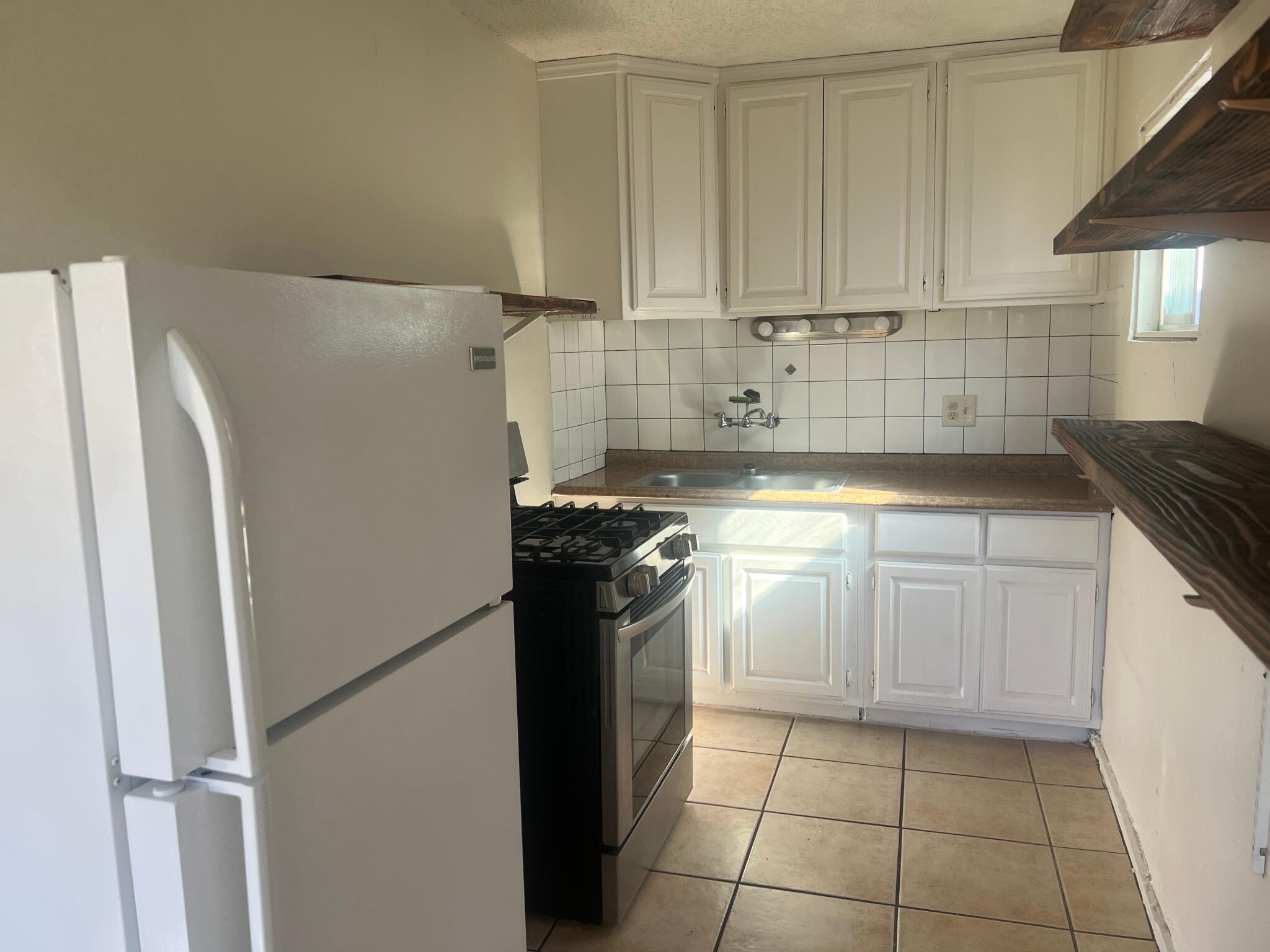 Kitchen - 2317 Grand Ave