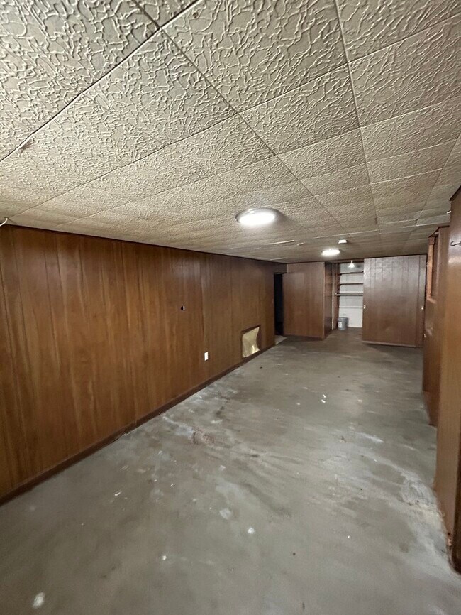Building Photo - 225 Ben Nevis Rd