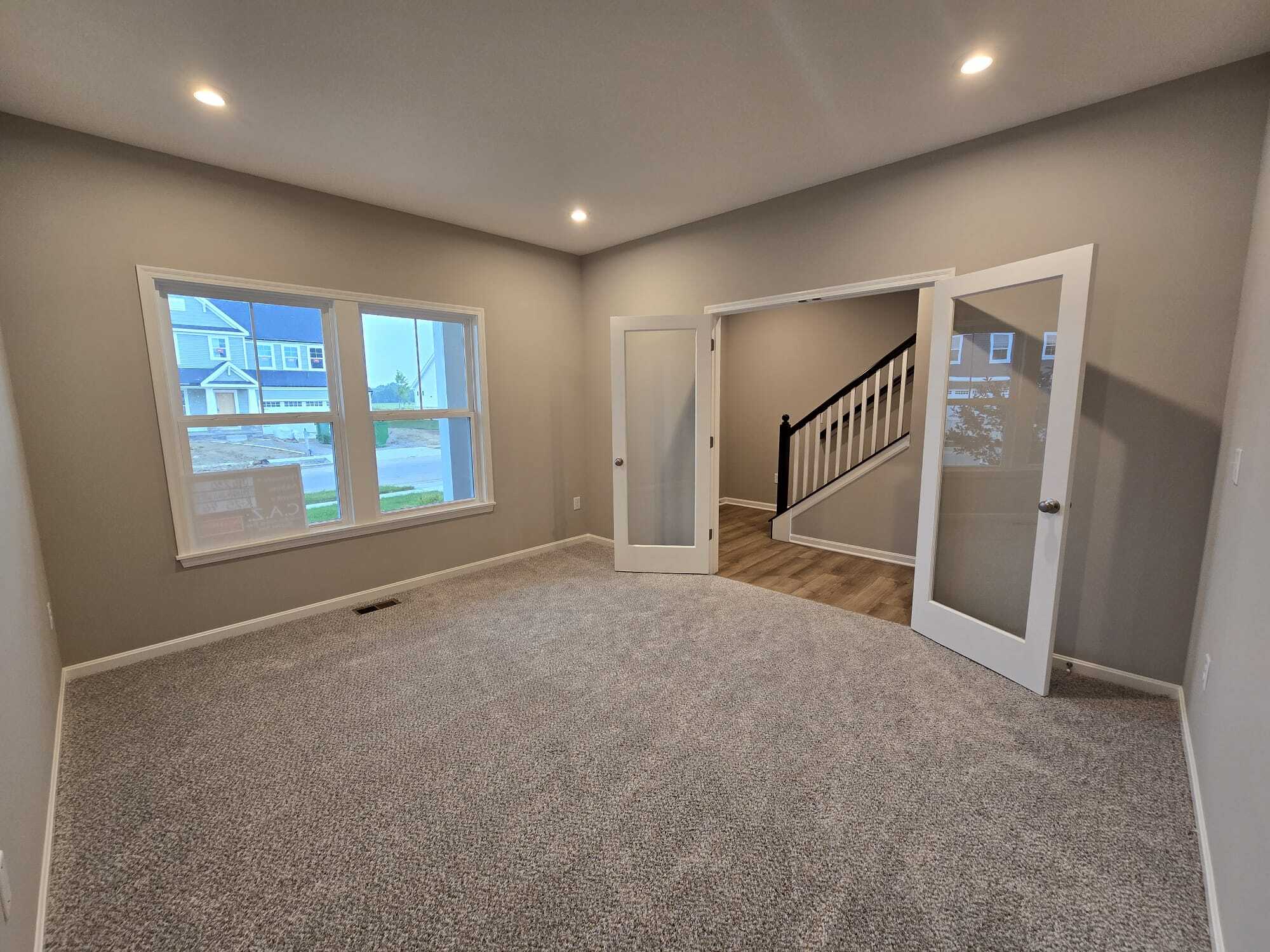 Office room with door to let you work in peace - 8985 Hawk Hill Way