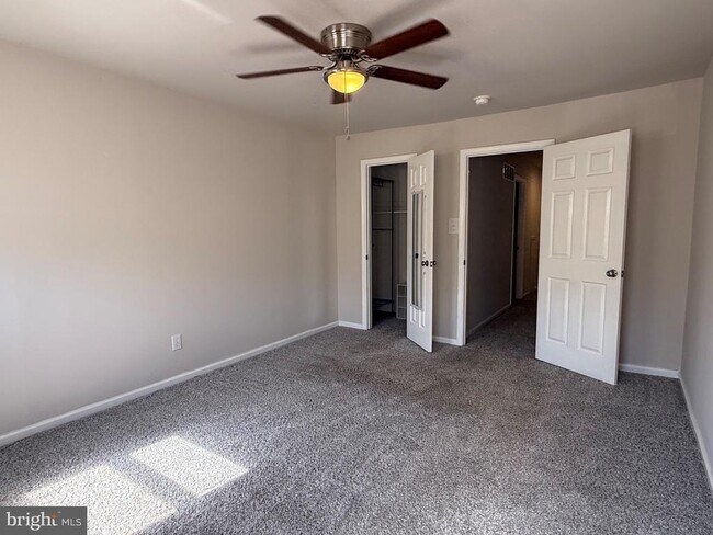 Building Photo - 43 Park Valley Ln