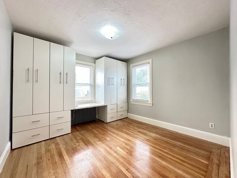 Building Photo - 419 Maple Ave