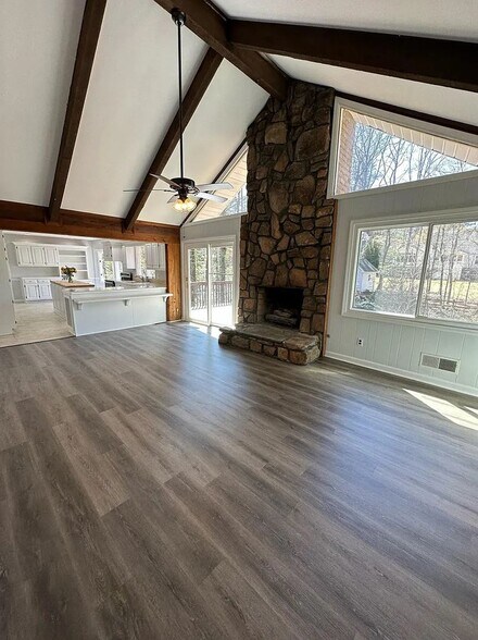 Building Photo - 194 Millbrook Farm Rd