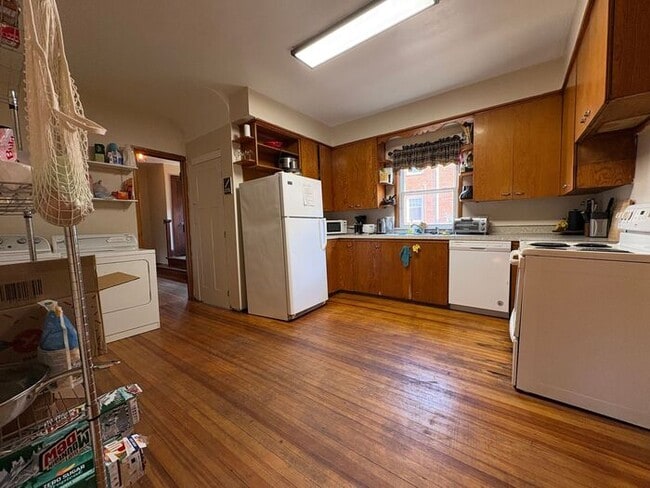 Building Photo - $2,200 | 4 Bedroom, 2 Bathroom House | No Pets | Available for August 1st, 2026 Move In!