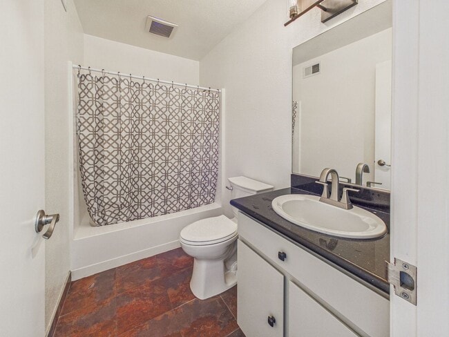 Building Photo - Immaculate Menlo Park house for rent now! $9,100