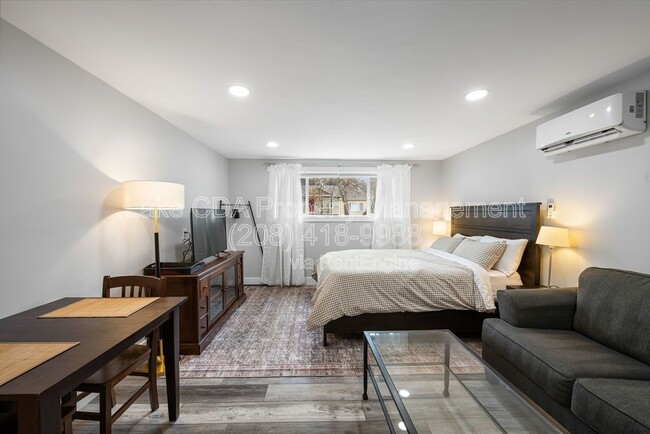 Building Photo - 1017 N 12th St