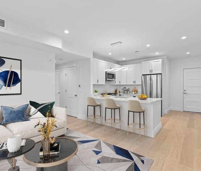 Building Photo - Gorgeous South Boston 1BR in elevator building - new construction in 2024
