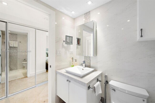 Building Photo - 4779 Collins Ave
