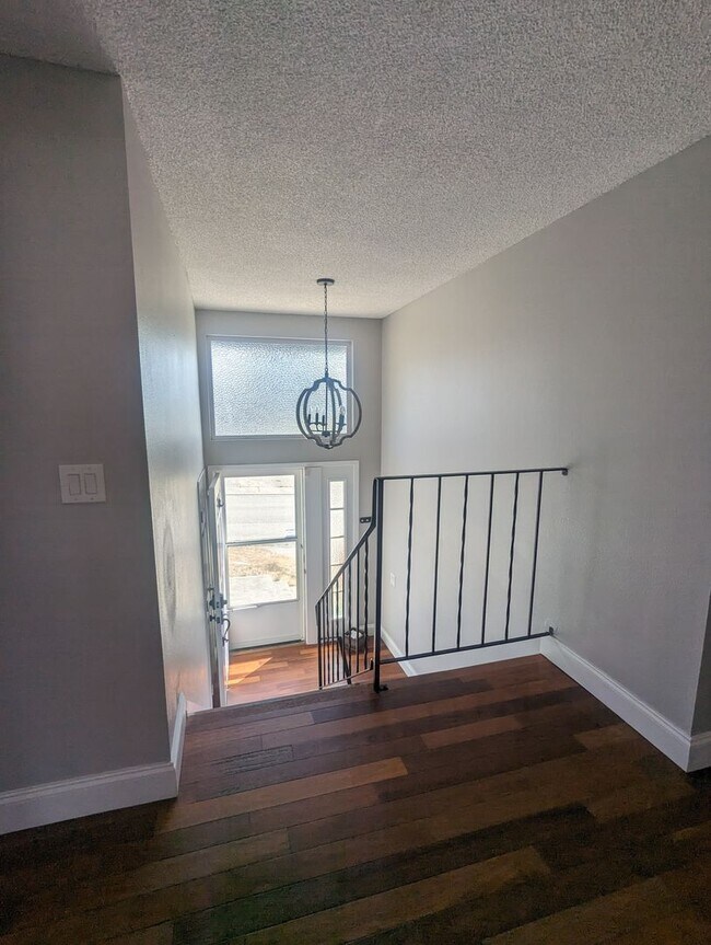 Building Photo - Central Kitsap Home in Prime Location