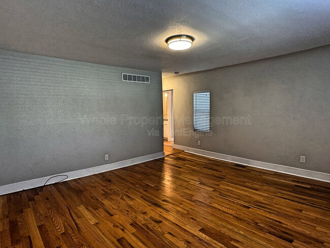 Building Photo - 4720 Elm Ct