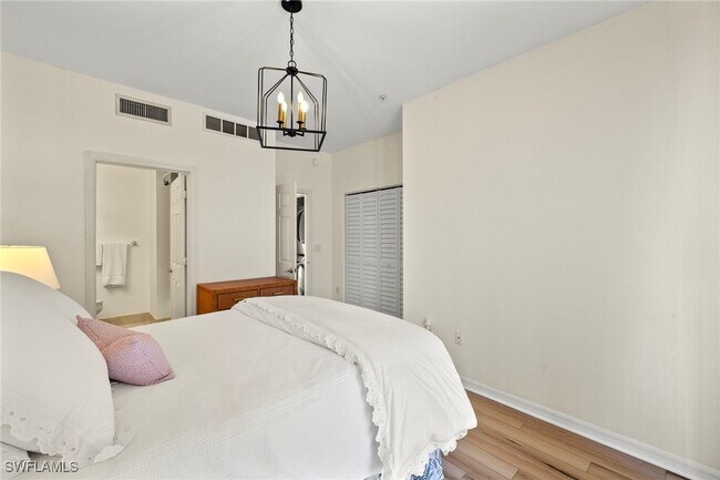 Building Photo - 8560 Violeta St