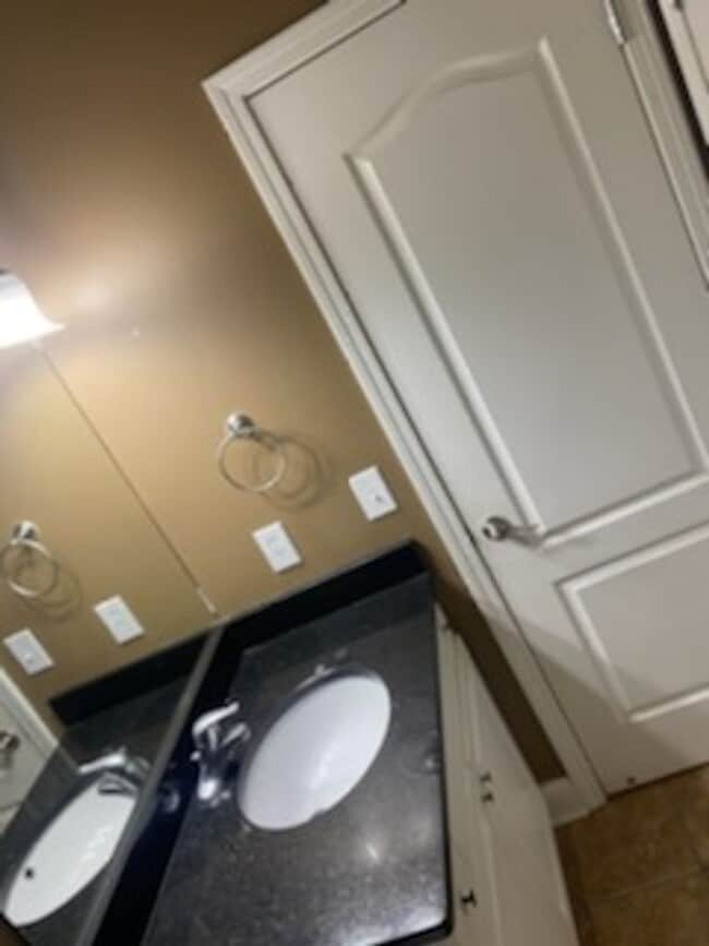 Building Photo - Fall 2026 Plainsview Condos