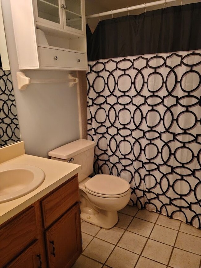 Building Photo - Spacious 3/2 condo in Rockwood Villas