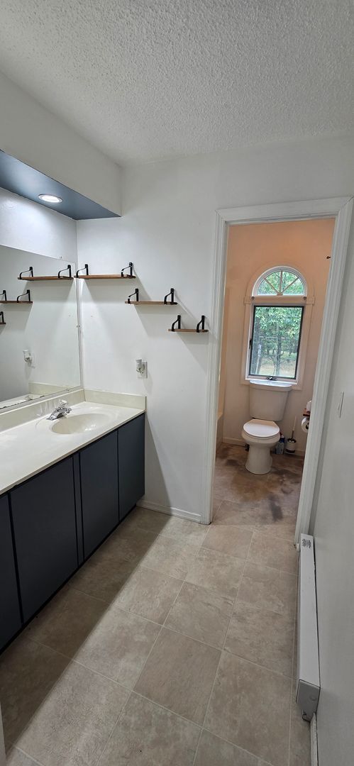 Building Photo - Amazing 3 bedroom in Henryville