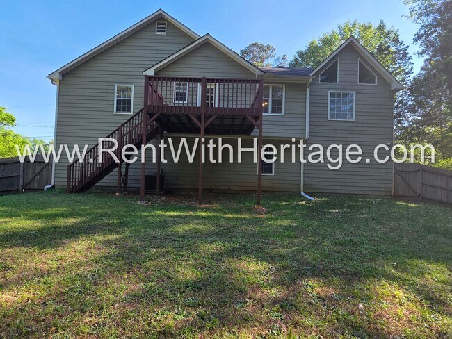 Building Photo - Amazing 3 Bedroom/ 2 Bath Home / Semi Finished Basement /  Exercise Room or Flex Room / Beautiful...