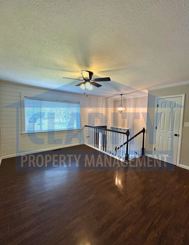 Building Photo - Gorgeous four bedroom home!!