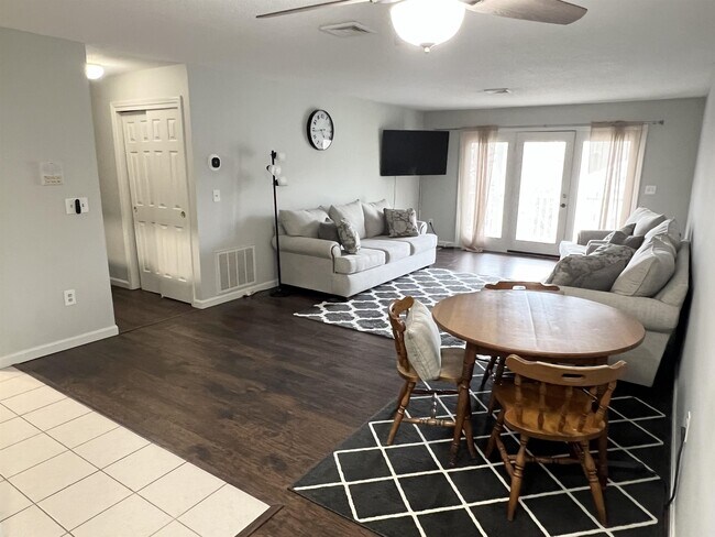 Building Photo - 690 S Porter St