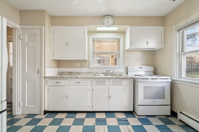 Building Photo - 3212 Orchard St