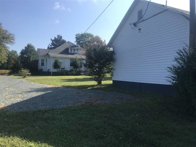 Building Photo - 83 Whitlock Rd