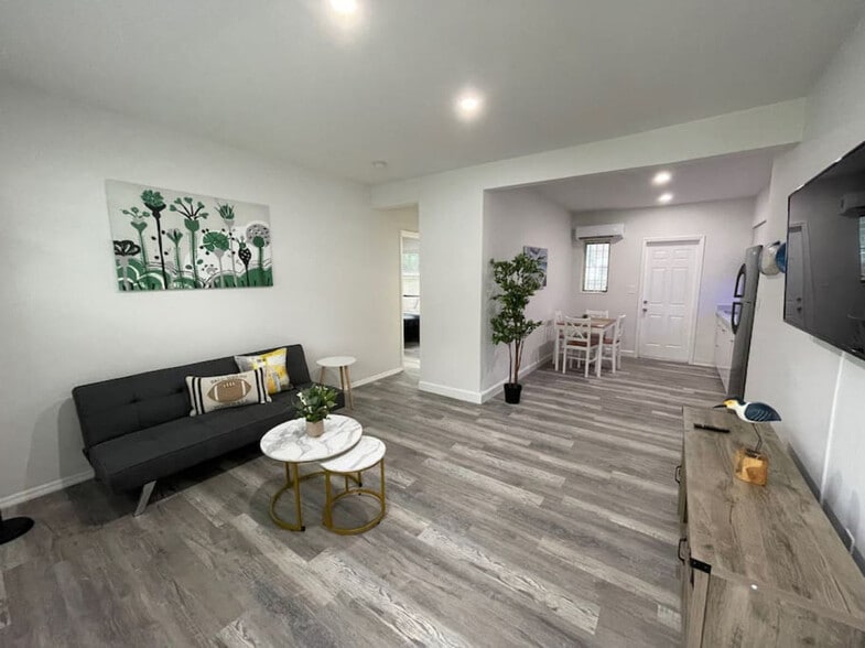 Primary Photo - 1111 SW 37th Ave
