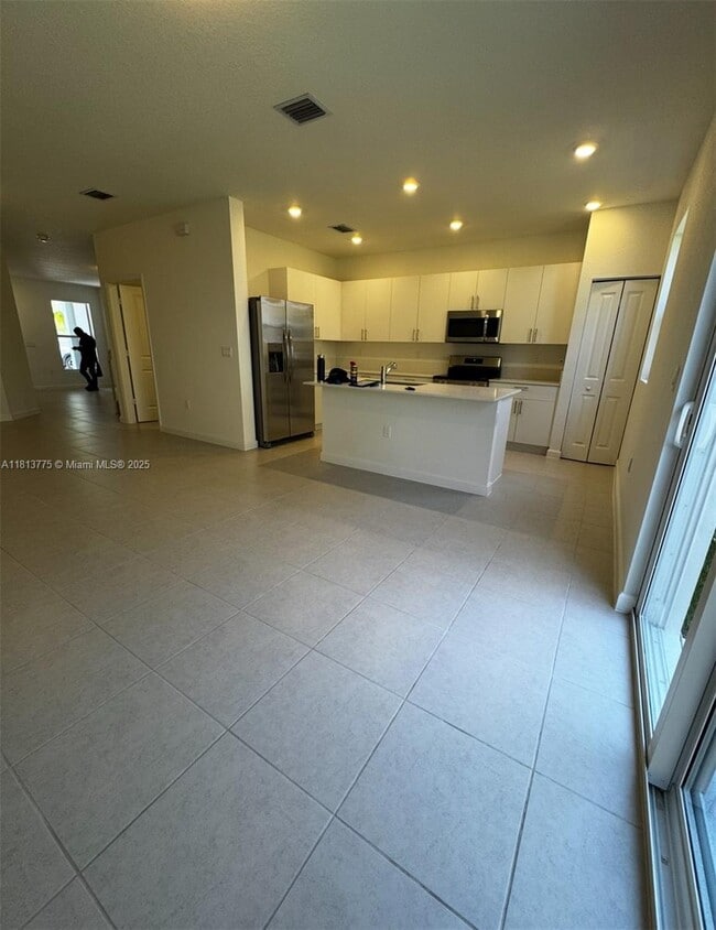 Building Photo - 132 SW 184th Way