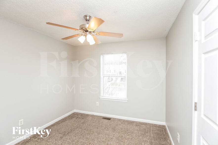 Building Photo - 43 Ashwood Dr