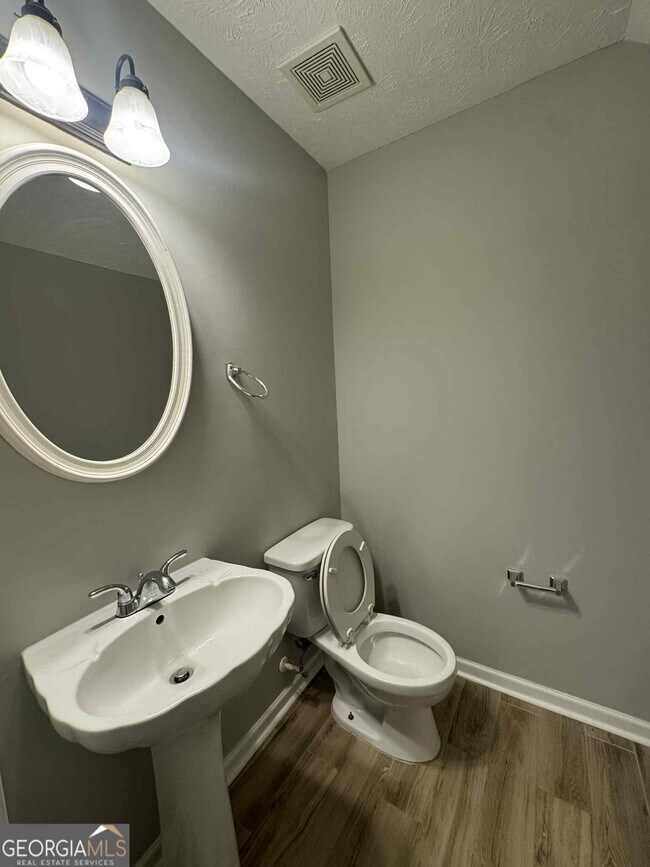 Building Photo - 355 Magnolia Gardens Walk