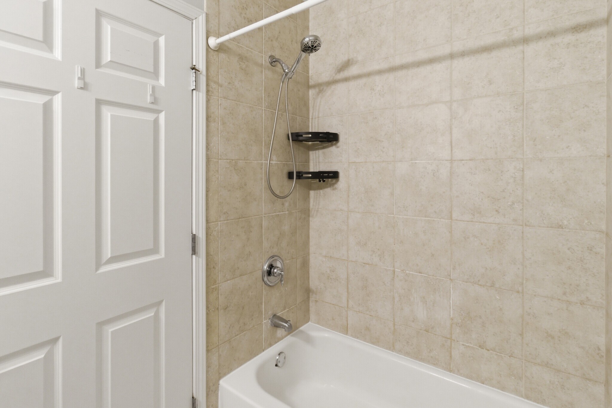 Building Photo - 873 N Larrabee St