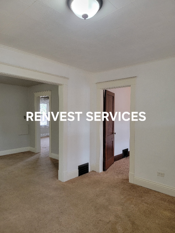 Building Photo - 27 E Hillcrest Ave