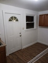 Building Photo - 1208 Preston St