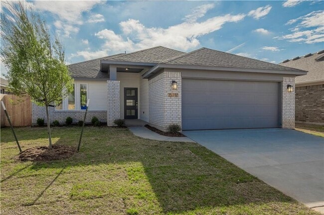 Primary Photo - Three bed home in Deer Creek schools