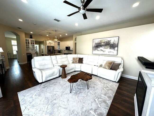 Building Photo - Furnished Six Month Rental - Gorgeous 3/2/2 Pool/Spa Home Tierra Verde