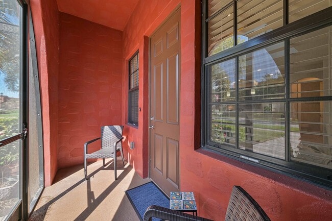 Building Photo - AVAILABLE April - 2/2.5 Townhome with 1 Car garage in Paseo!