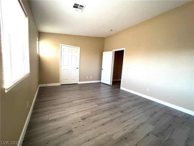 Building Photo - 5555 Leaning Oak Ave