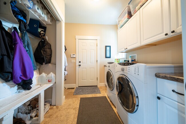 Building Photo - 15615 Dunberry Way