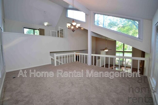 Building Photo - 8316 S Pittsburg Ave