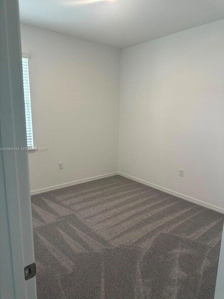Building Photo - 1828 Shadow Box Bend Unit