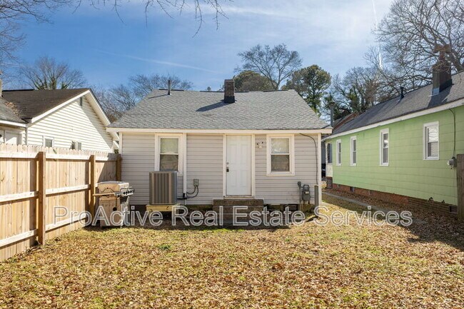 Building Photo - 828 W 42nd St