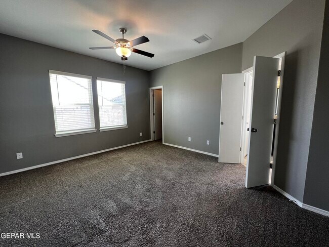 Building Photo - 924 Coyote Melon Dr