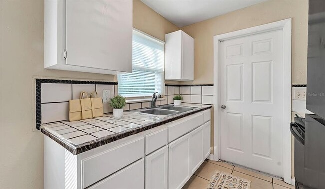 Building Photo - 76 Judith Ln