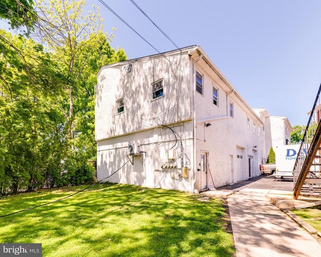 Building Photo - 2120 Bellemead Ave