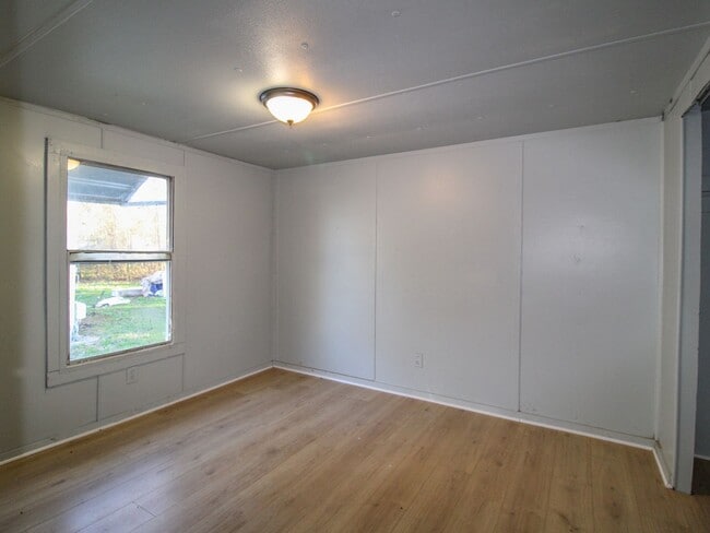 Building Photo - 36 Simmons Cir
