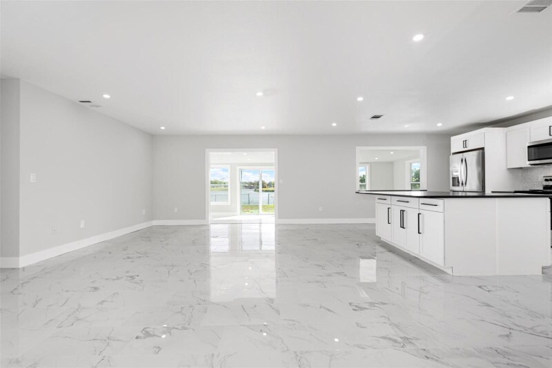 Building Photo - 4740 Payne St