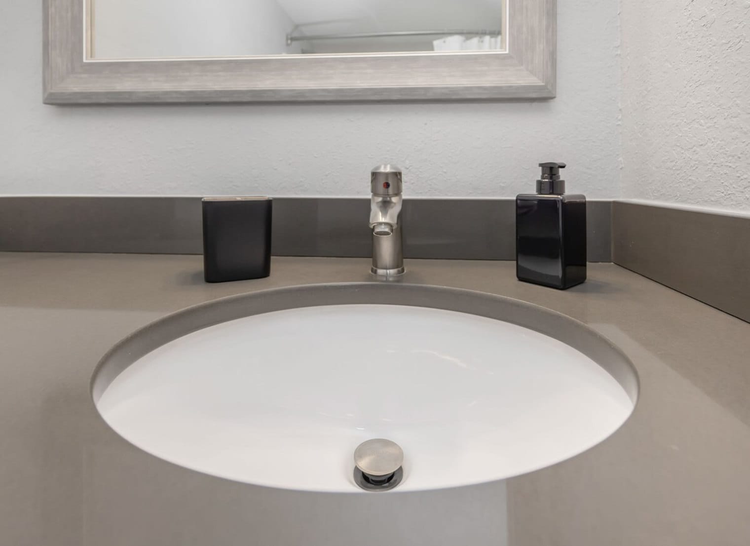 Building Photo - 4403 W Cleveland St